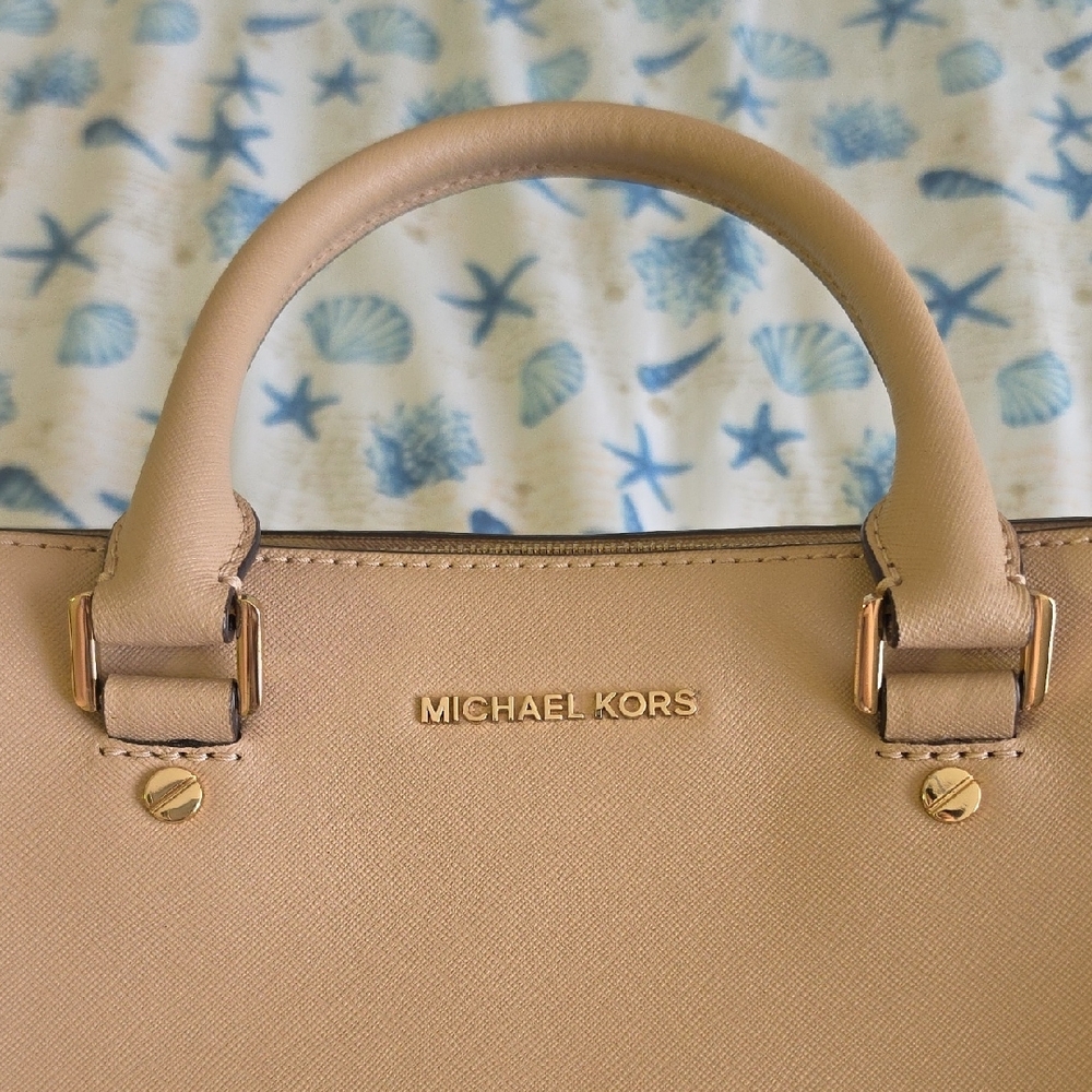 Michael Kors Savannah Large Satchel - Picture 6 of 15